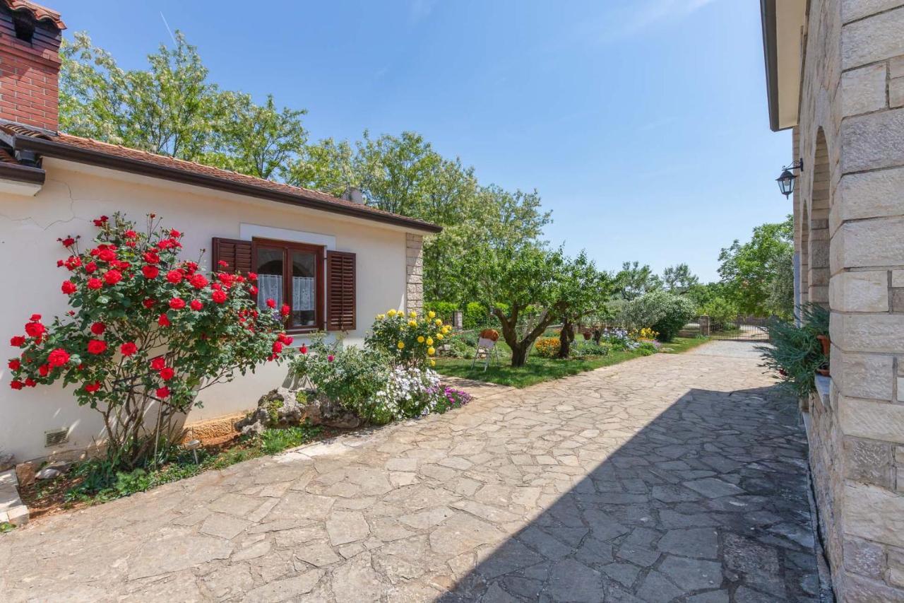 Silva Apartment Porec Exterior photo